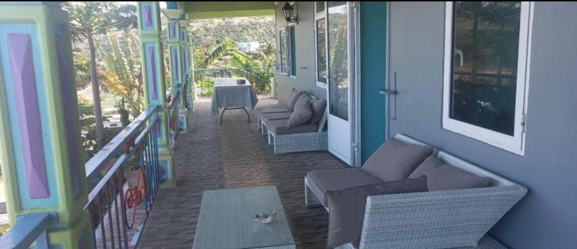 Tilapasse Resto & Guest House Port South East Esterno foto