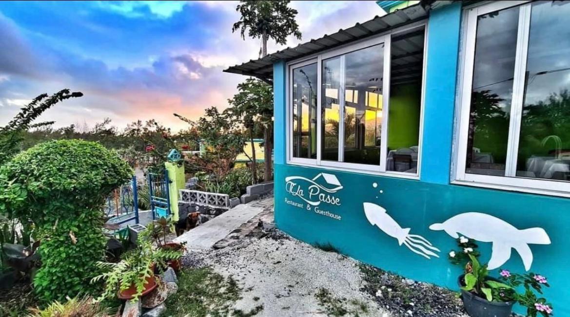 Tilapasse Resto & Guest House Port South East Esterno foto