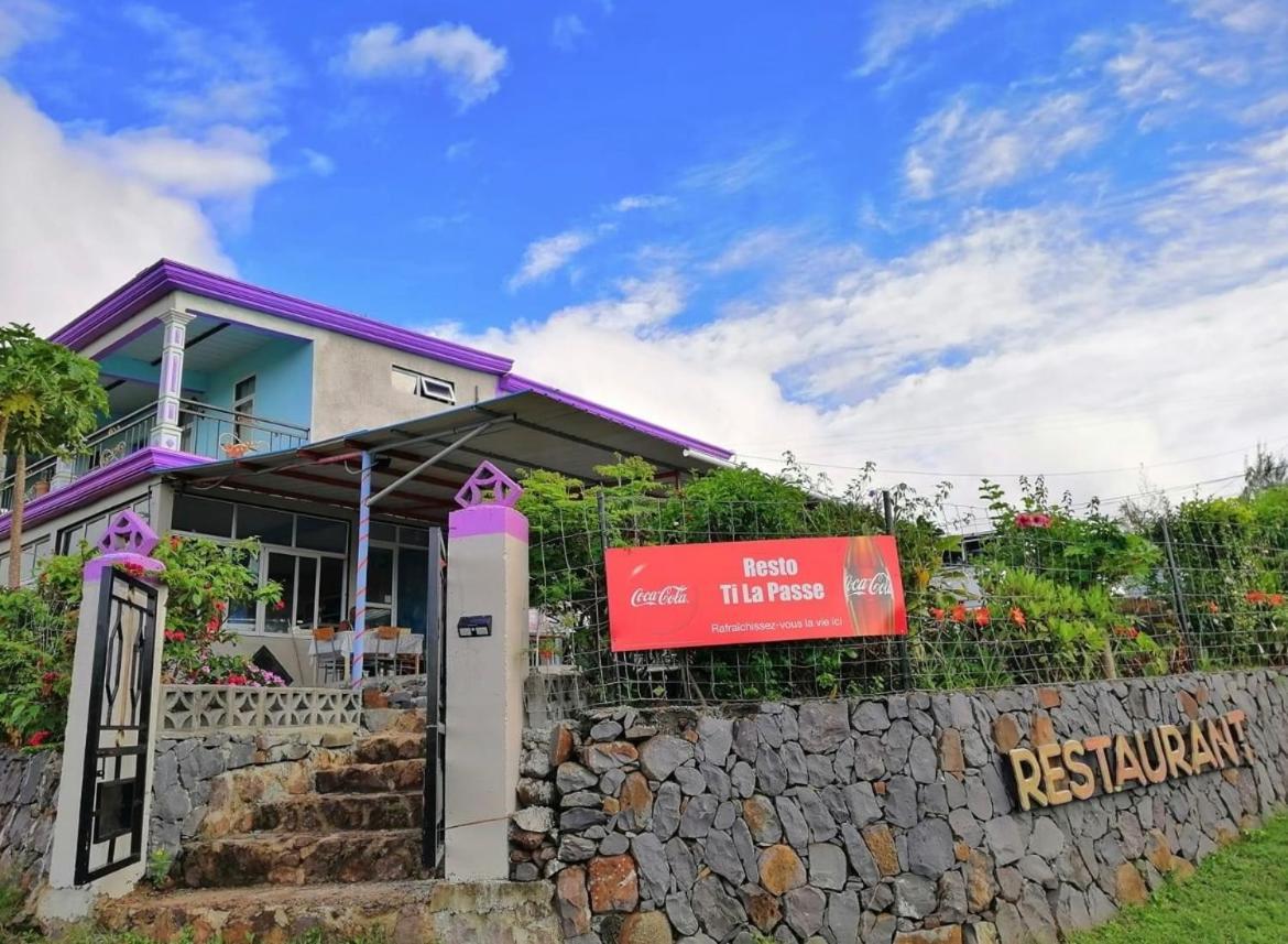 Tilapasse Resto & Guest House Port South East Esterno foto