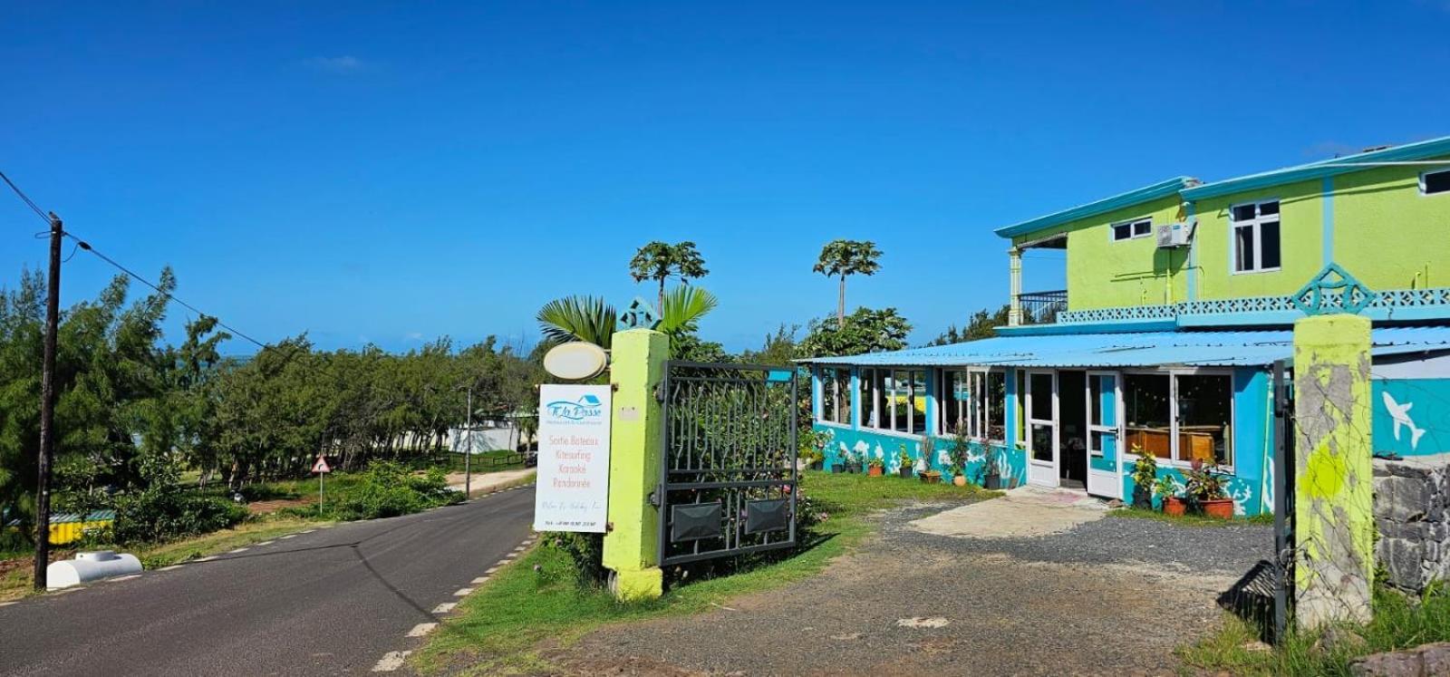 Tilapasse Resto & Guest House Port South East Esterno foto