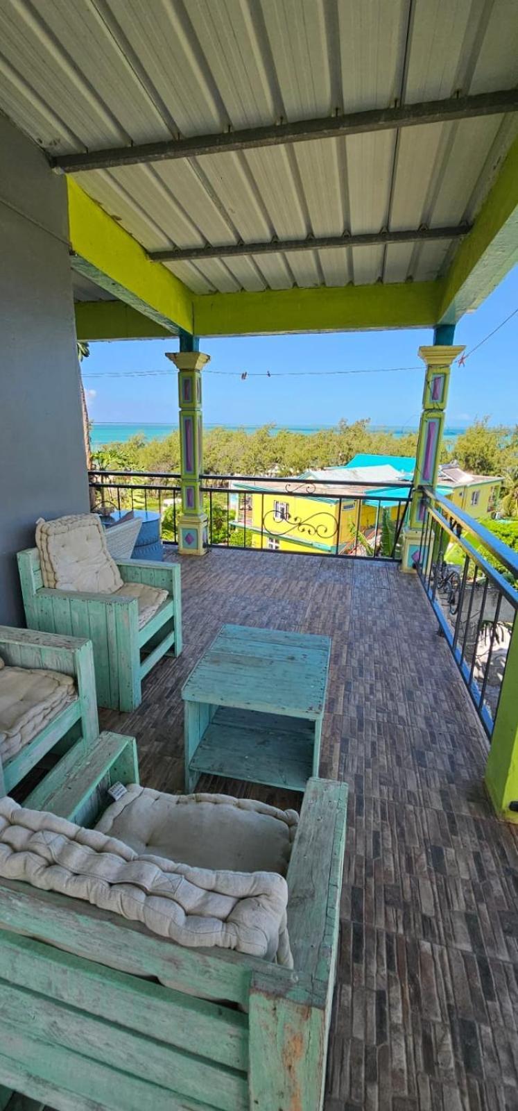 Tilapasse Resto & Guest House Port South East Esterno foto